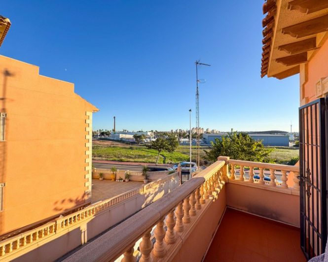 Image No.39-3 Bed Townhouse for sale