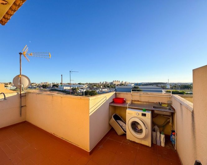 Image No.45-3 Bed Townhouse for sale