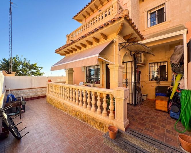 Image No.9-3 Bed Townhouse for sale