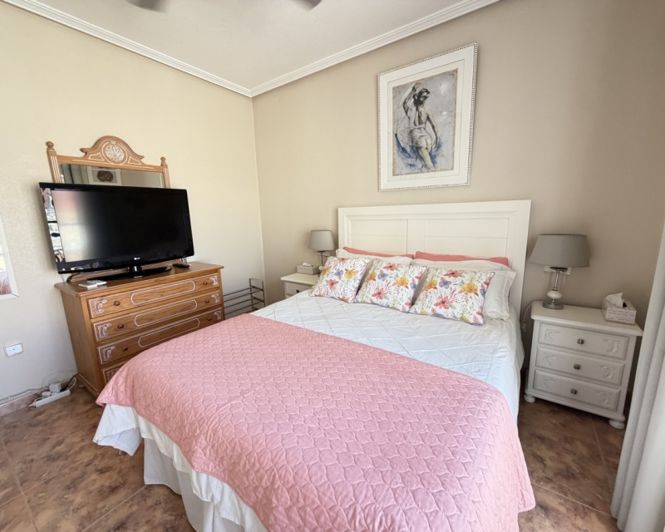 Image No.19-2 Bed Townhouse for sale