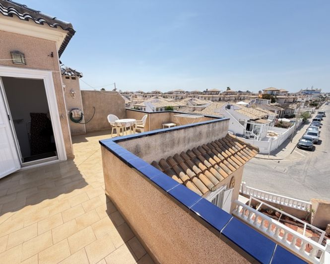 Image No.29-2 Bed Townhouse for sale