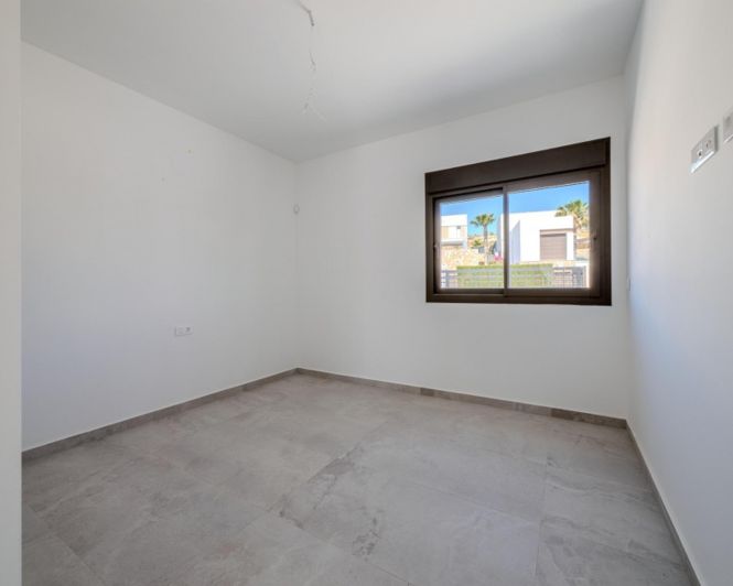 Image No.15-3 Bed Villa for sale