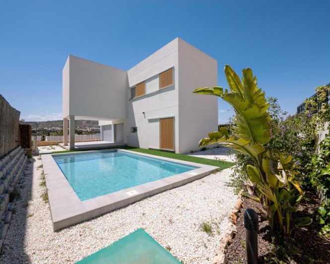 Image No.3-4 Bed Villa for sale
