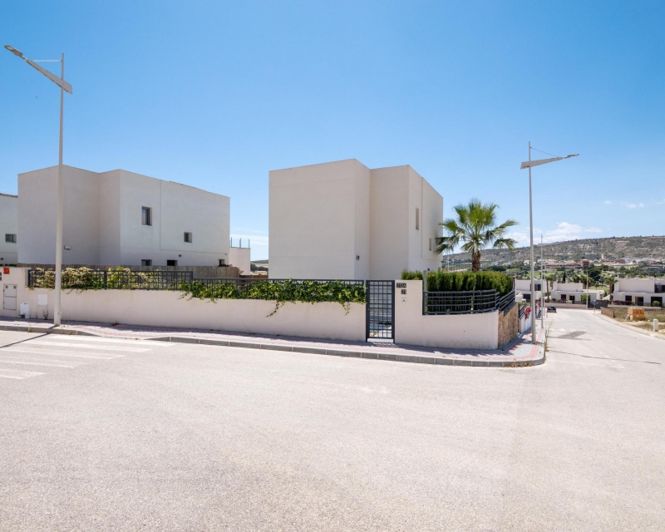 Image No.32-4 Bed Villa for sale