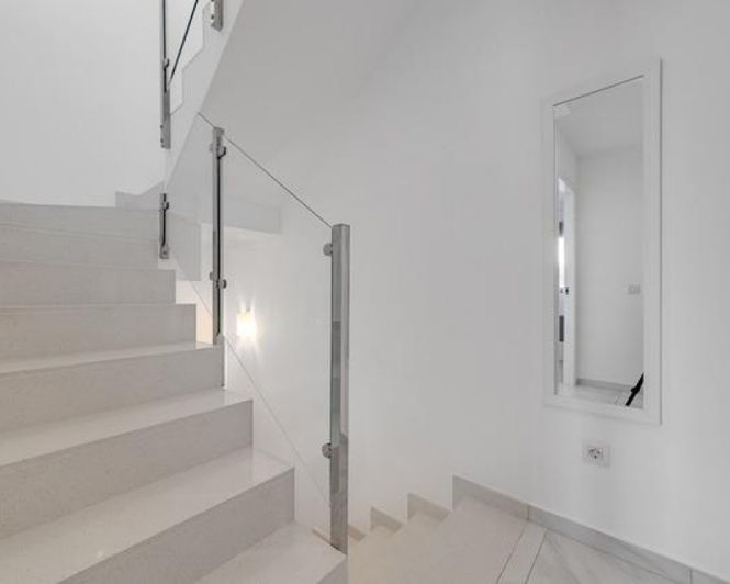 Image No.20-3 Bed Townhouse for sale