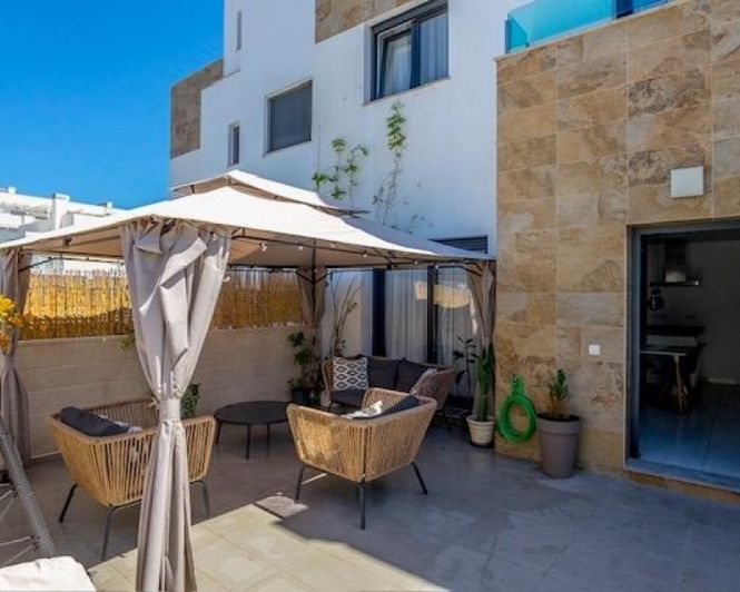Image No.3-3 Bed Townhouse for sale