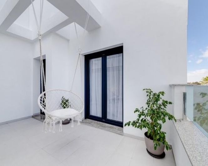 Image No.31-3 Bed Townhouse for sale