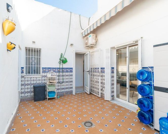 Image No.25-3 Bed Townhouse for sale