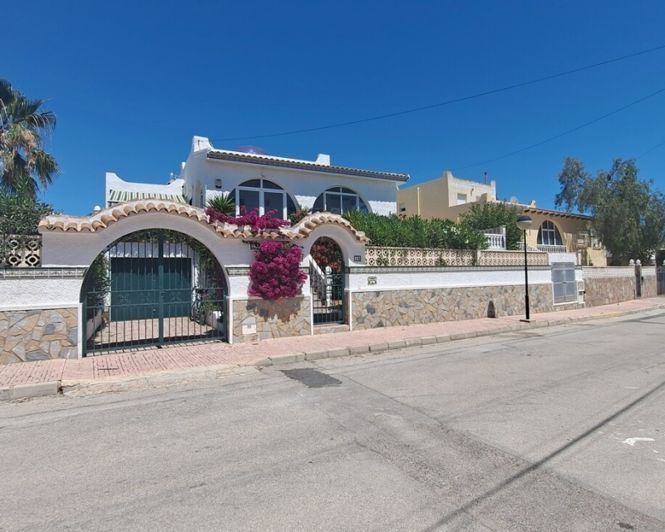 Image No.4-Villa de 3 chambres à vendre à Villamartin