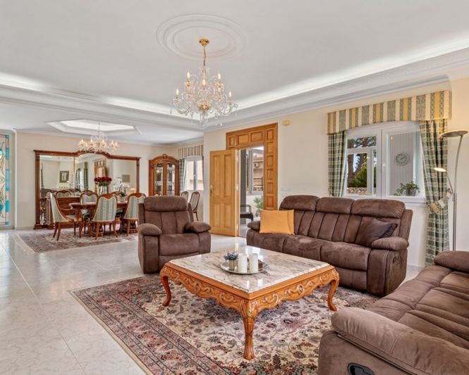 Image No.3-4 Bed Villa for sale