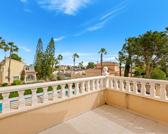 Image No.32-4 Bed Villa for sale