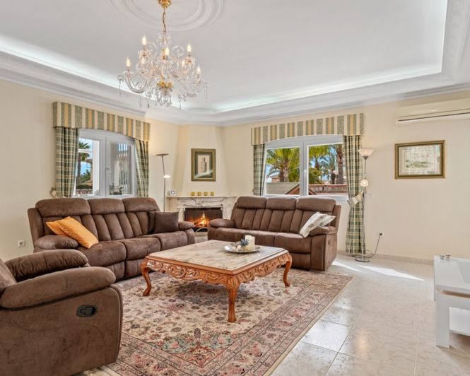 Image No.4-4 Bed Villa for sale
