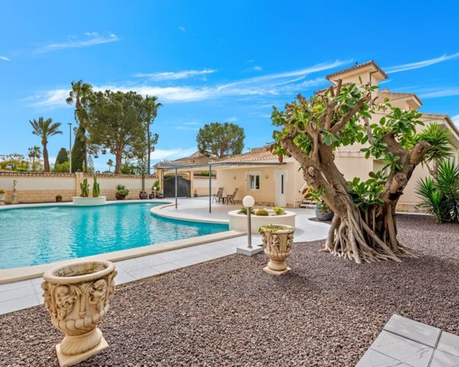 Image No.44-4 Bed Villa for sale