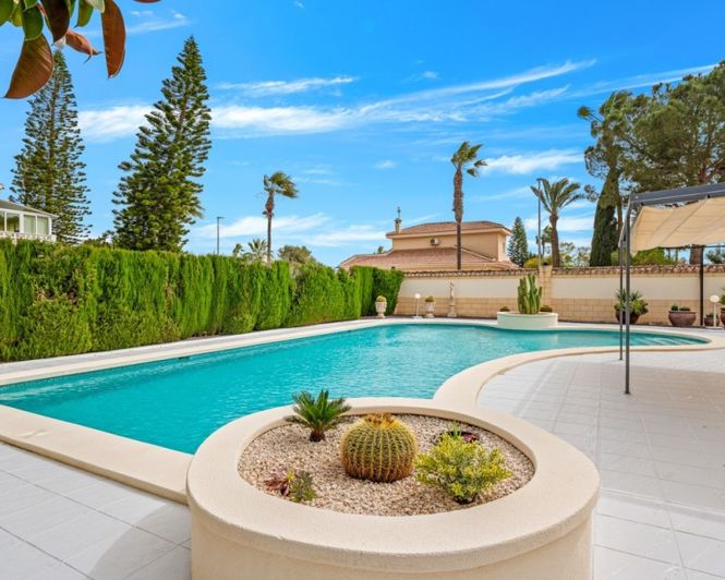Image No.48-4 Bed Villa for sale