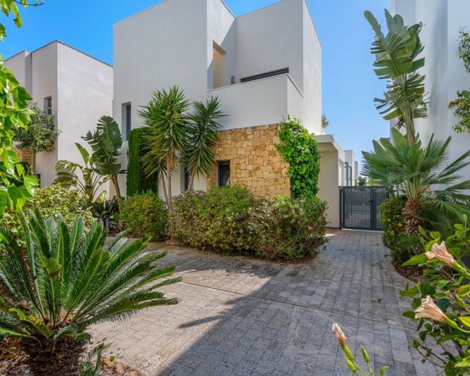 Image No.2-2 Bed Villa for sale