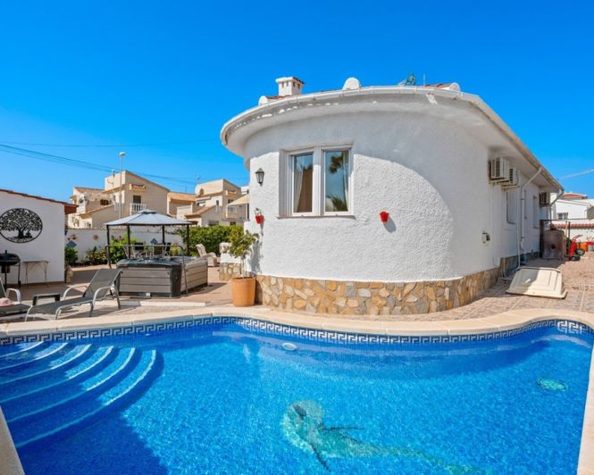 Image No.2-3 Bed Villa for sale