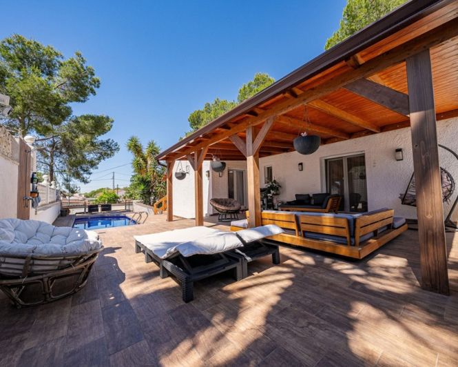 Image No.2-Villa de 5 chambres à vendre à Pilar de la Horadada