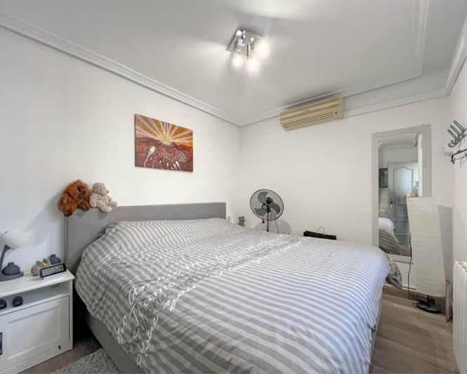 Image No.18-2 Bed Townhouse for sale