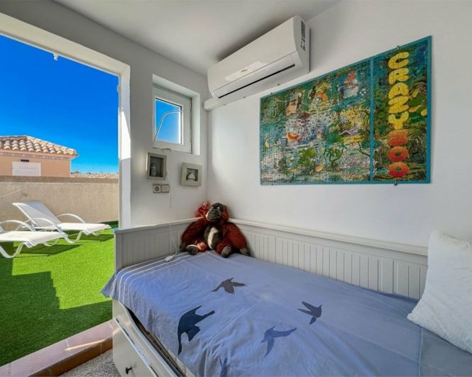 Image No.26-2 Bed Townhouse for sale