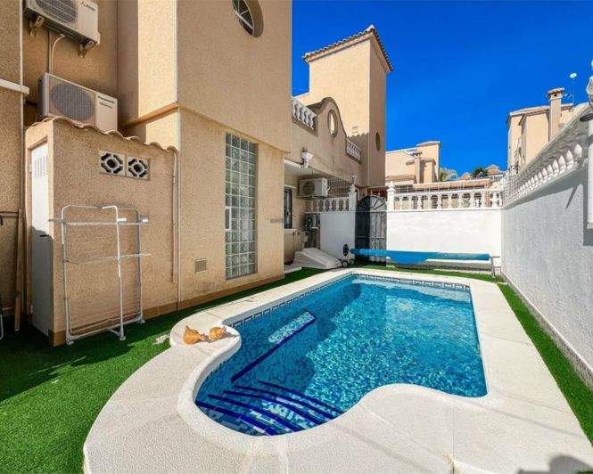 Image No.28-2 Bed Townhouse for sale