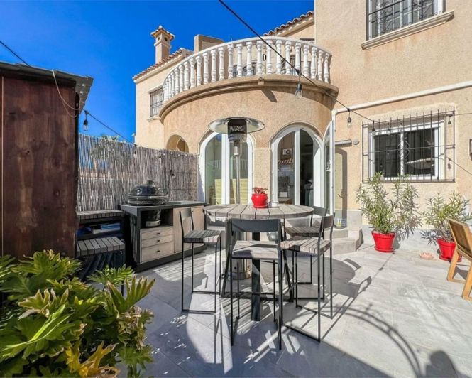 Image No.5-2 Bed Townhouse for sale