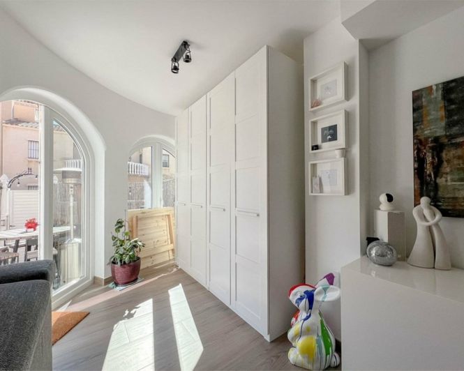 Image No.6-2 Bed Townhouse for sale