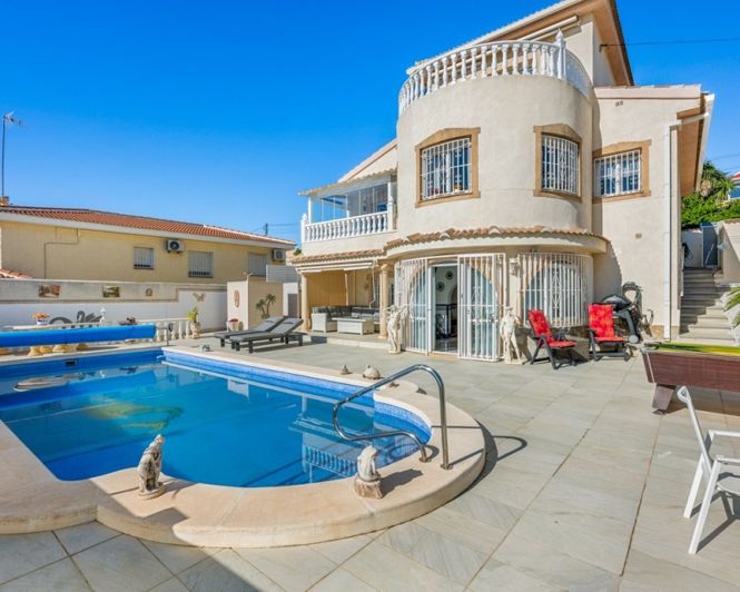 Image No.2-3 Bed Villa for sale