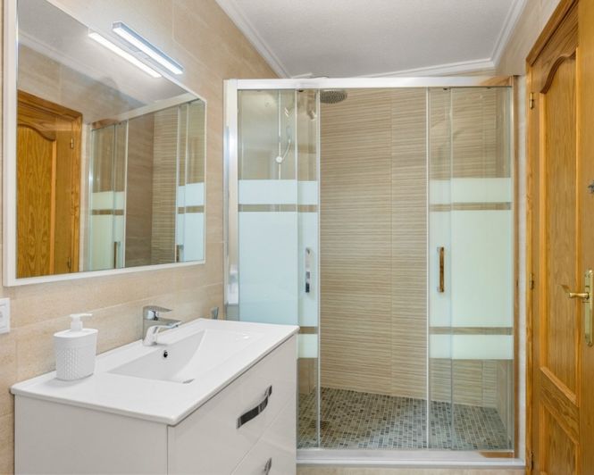 Image No.29-3 Bed Villa for sale