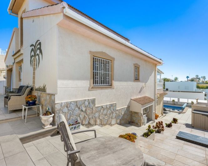Image No.40-3 Bed Villa for sale