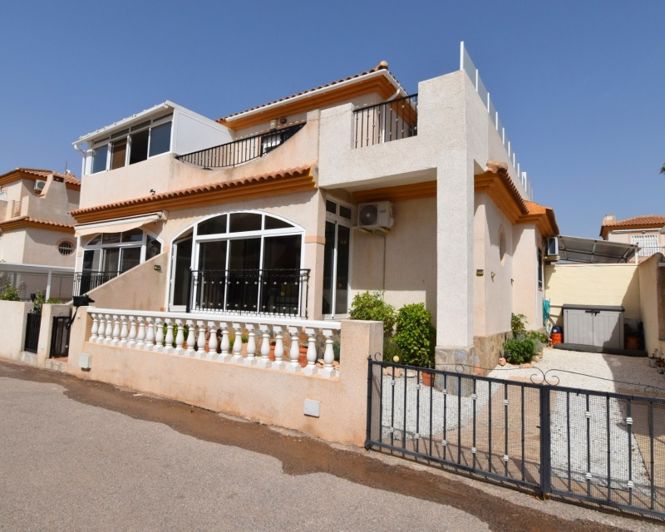 Image No.2-Villa de 2 chambres à vendre à Playa Flamenca