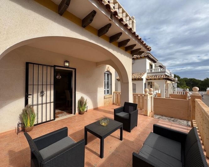 Image No.2-Villa de 2 chambres à vendre à Cabo Roig