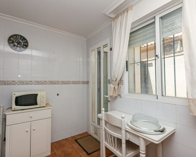 Image No.19-2 Bed Townhouse for sale