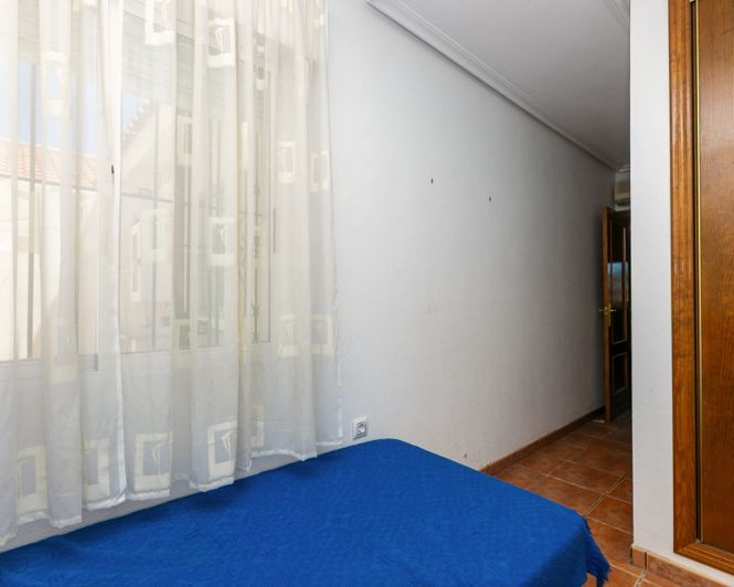 Image No.26-2 Bed Townhouse for sale