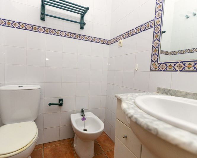 Image No.28-2 Bed Townhouse for sale