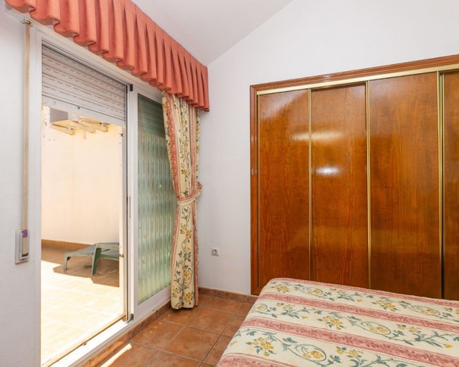 Image No.32-2 Bed Townhouse for sale