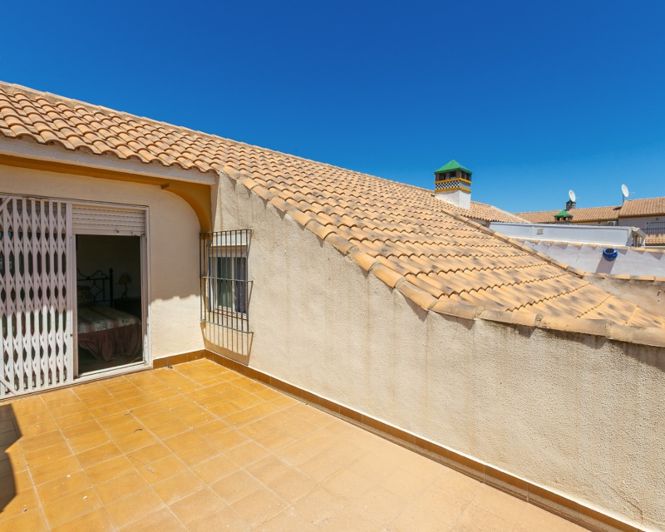 Image No.39-2 Bed Townhouse for sale