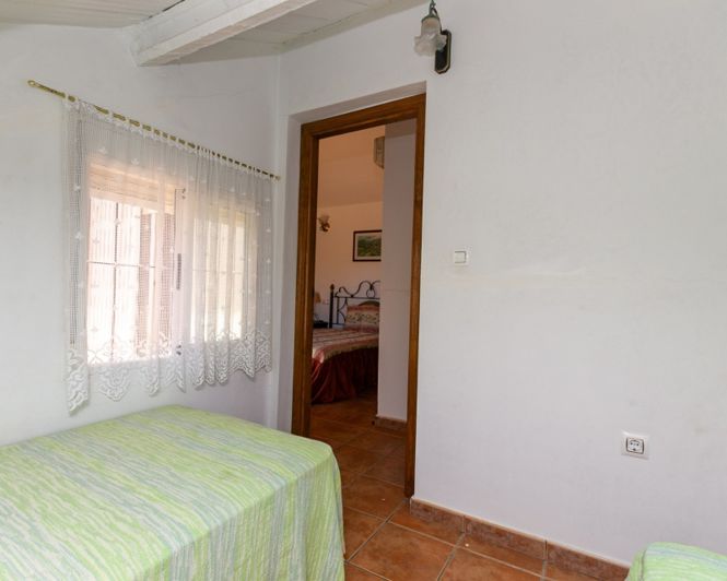 Image No.43-2 Bed Townhouse for sale