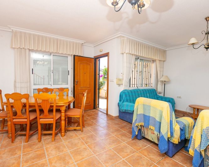 Image No.8-2 Bed Townhouse for sale