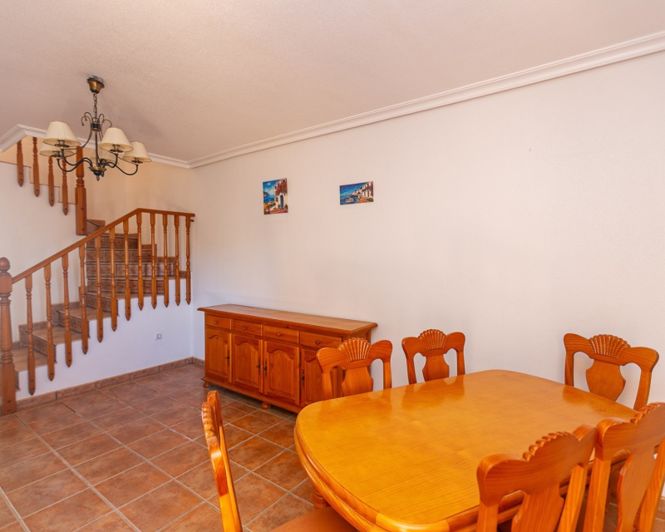 Image No.9-2 Bed Townhouse for sale