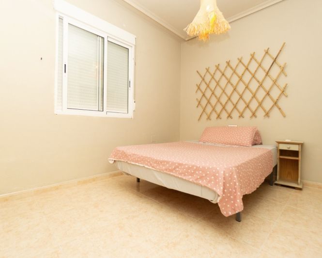Image No.18-3 Bed Townhouse for sale