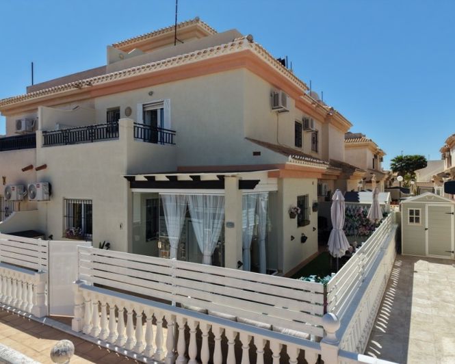 Image No.2-Villa de 3 chambres à vendre à Playa Flamenca