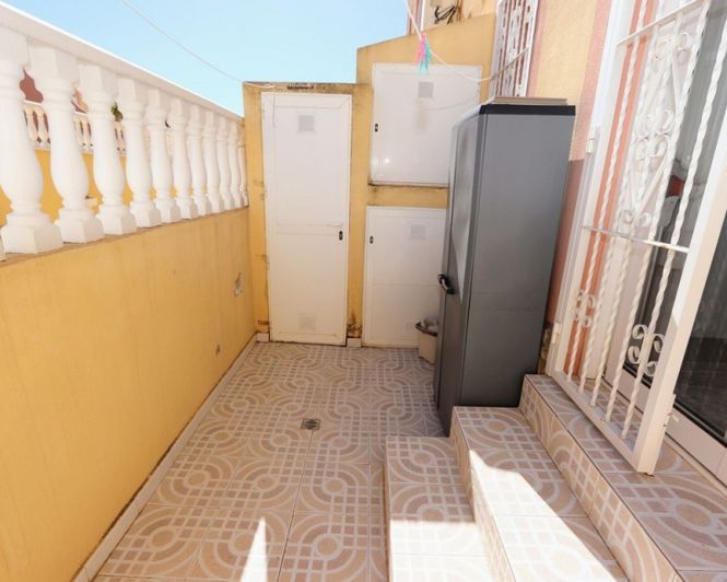 Image No.23-2 Bed Townhouse for sale