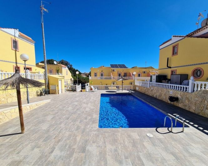 Image No.25-2 Bed Townhouse for sale