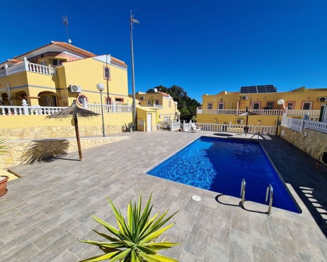 Image No.26-2 Bed Townhouse for sale