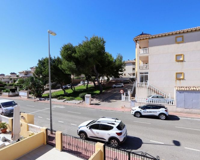 Image No.28-2 Bed Townhouse for sale