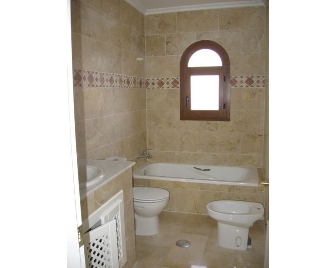 Image No.8-2 Bed Townhouse for sale