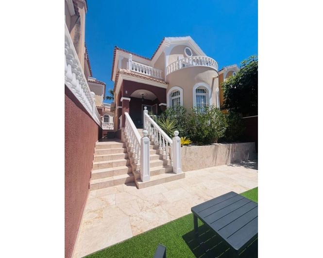 Image No.2-Villa de 3 chambres à vendre à Villamartin