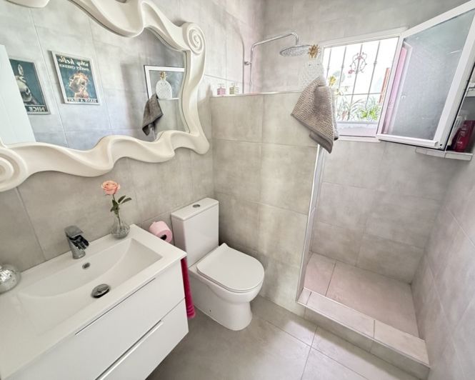 Image No.13-3 Bed Villa for sale
