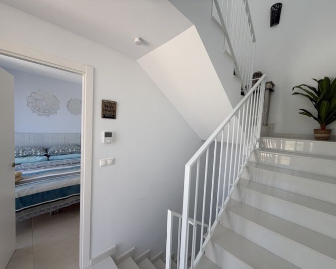 Image No.15-4 Bed Villa for sale