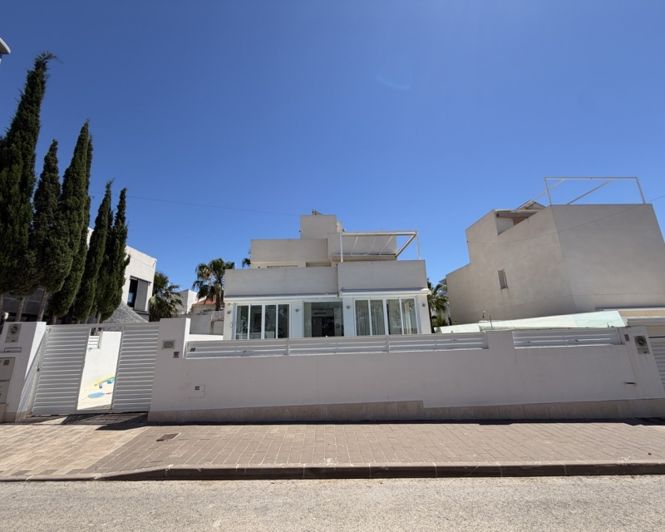 Image No.35-4 Bed Villa for sale